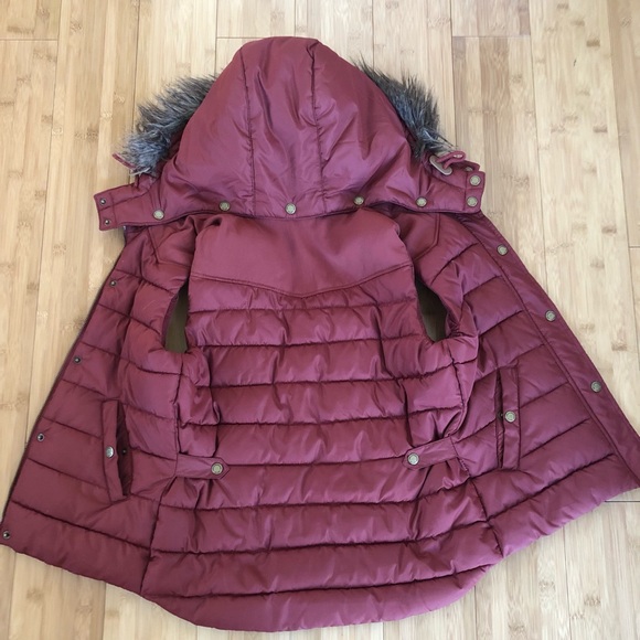 Vintage-Style Puffer Vest with Detachable Faux Fur Hood Size Small - Picture 5 of 6